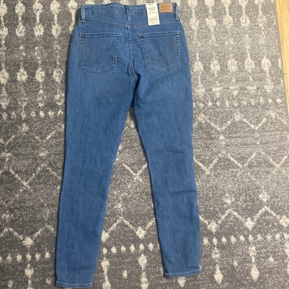 Womens levi jeans size 4M W27 L 30 brand new - Picture 5 of 5